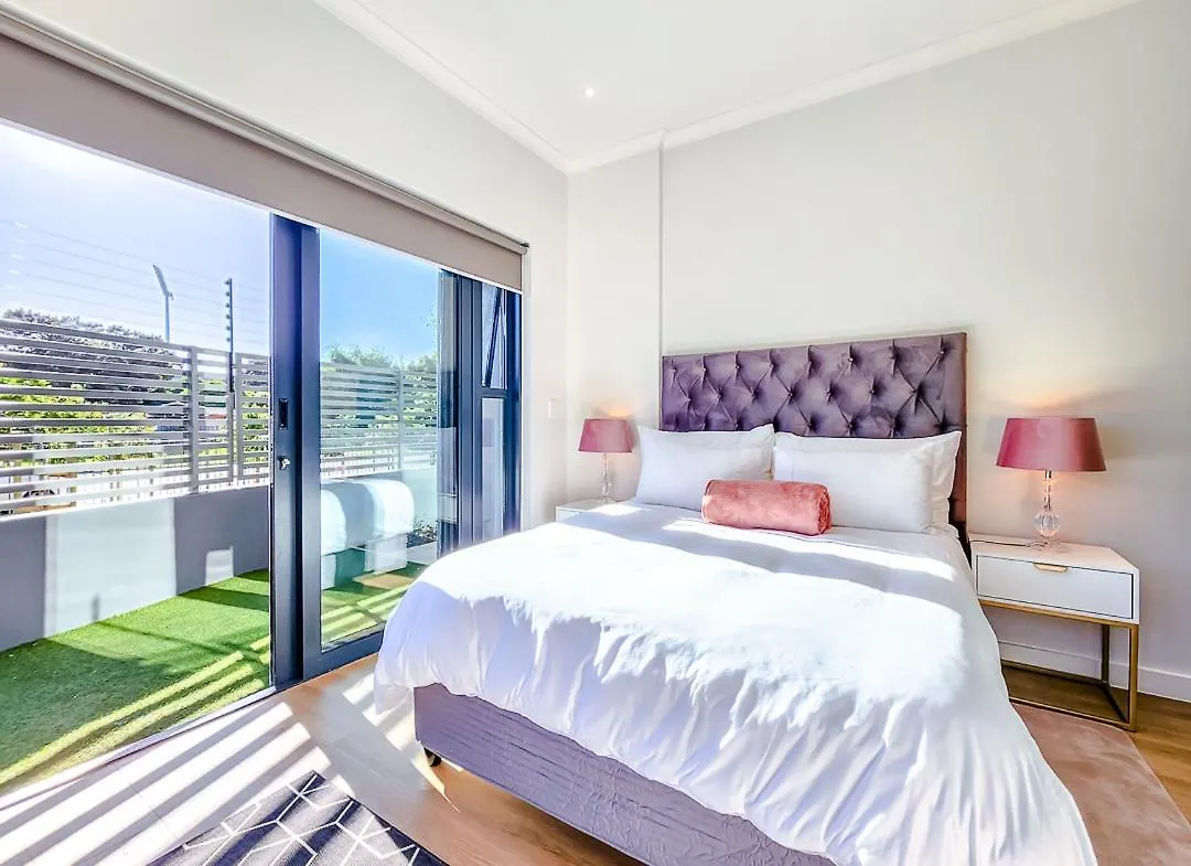 Newlands Peak - Elegance Cape Town